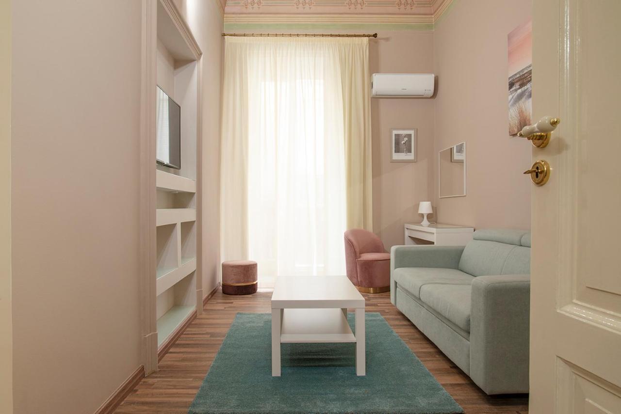 Filomena Suite Luxury Apartment คาตาเนีย ภายนอก รูปภาพ