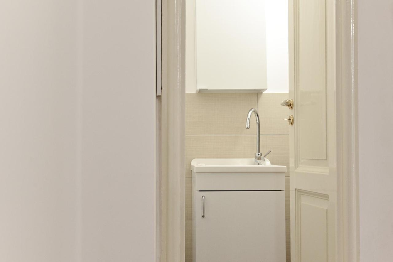 Filomena Suite Luxury Apartment คาตาเนีย ภายนอก รูปภาพ